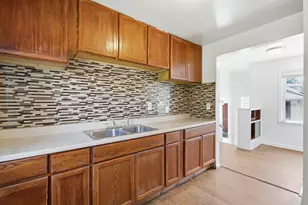 182 Summit St, Pontiac, MI 48342 - Photo 9