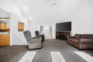 16 Christian Rd, Battle Creek, MI 49014 - Photo 3