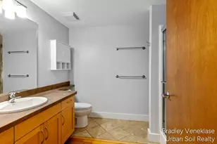 600 Broadway Ave NW, Grand Rapids, MI 49504 - Photo 13