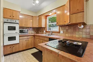 1653 Ridgeview St SE, Grand Rapids, MI 49506 - Photo 11