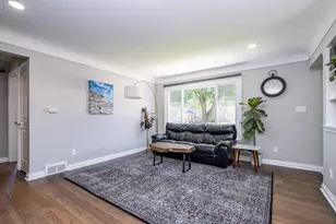 332 Normandy Rd, Royal Oak, MI 48073 - Photo 9