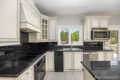 5578 Blackberry Bluff Court SE, Kentwood, MI 49512 - Photo 17