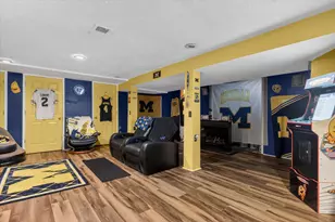 9884 W Outer Dr W, Detroit, MI 48223 - Photo 23