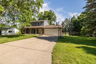 1121 Hollyhock Dr, Grand Blanc, MI 48439 - Photo 11