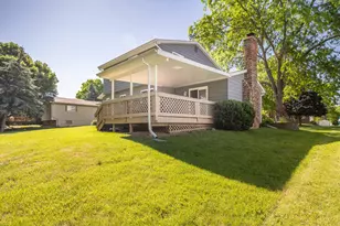 1121 Hollyhock Dr, Grand Blanc, MI 48439 - Photo 5