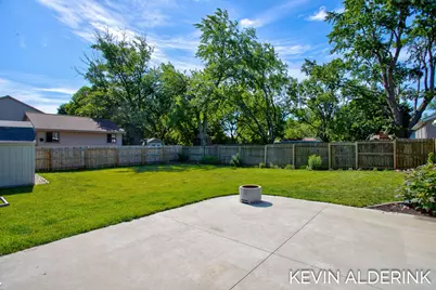 1738 92nd Avenue, Zeeland, MI 49464 - Photo 3