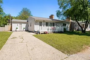 3125 Coolidge Rd, Muskegon, MI 49441 - Photo 1