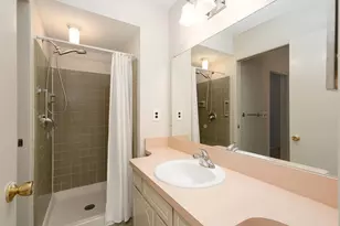 669 Oakbrook W, Rochester Hills, MI 48307 - Photo 15