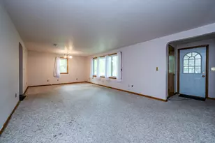3905 Meadow Ln, Saint Joseph, MI 49085 - Photo 5