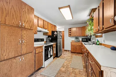 202 E Vermont Avenue, White Pigeon, MI 49099 - Photo 7