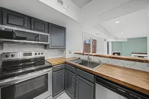 300 Briarcrest Dr, Ann Arbor, MI 48104 - Photo 5