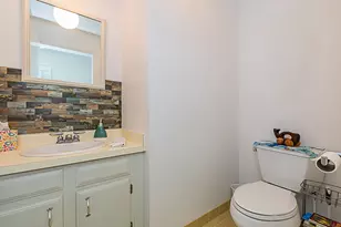 4040 Greenleaf Cir, Kalamazoo, MI 49008 - Photo 17