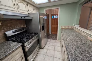 11235 Common Rd, Warren, MI 48093 - Photo 15