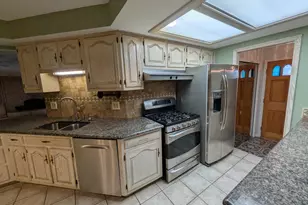 11235 Common Rd, Warren, MI 48093 - Photo 5