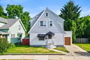 947 Lyon St NE, Grand Rapids, MI 49503 - Photo 33