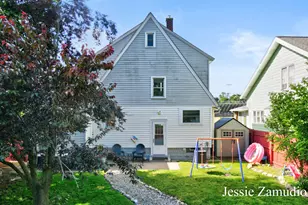 947 Lyon St NE, Grand Rapids, MI 49503 - Photo 35