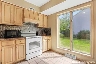 6237 Arroyo Vista Dr NE, Rockford, MI 49341 - Photo 9