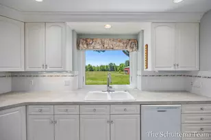 4526 Bauer Rd, Hudsonville, MI 49426 - Photo 7