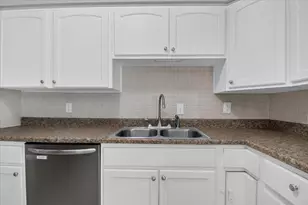 5605 Holly Dr, Jackson, MI 49201 - Photo 15