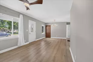 5605 Holly Dr, Jackson, MI 49201 - Photo 9