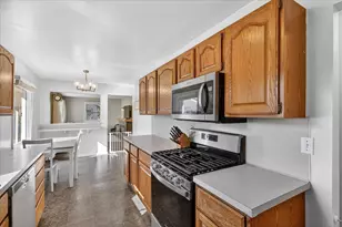 4401 Edgemont Dr SW, Wyoming, MI 49519 - Photo 15