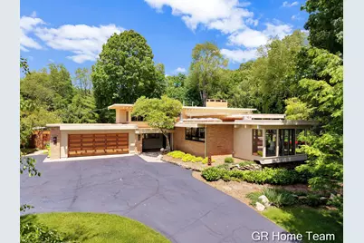410 W South Street, Greenville, MI 48838 - Photo 1