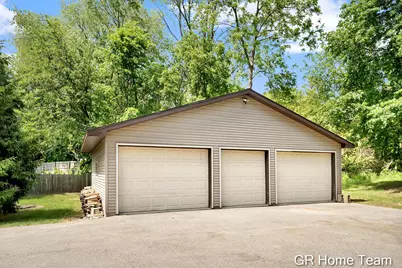 410 W South Street, Greenville, MI 48838 - Photo 9