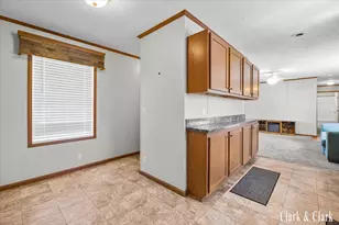 12739 Meadow Dr, Wayland, MI 49348 - Photo 5