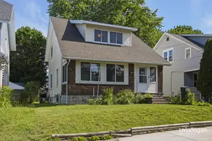 15 Burr Oak St NW, Grand Rapids, MI 49505 - Photo 9