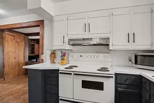 2461 Longstreet Ave SW, Wyoming, MI 49509 - Photo 5