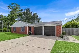 3185 Baker Park Dr SE, Grand Rapids, MI 49508 - Photo 5