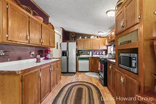 8746 S Shepherd Rd, Shepherd, MI 48883 - Photo 9