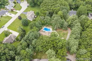 7710 Cascade Pnes Dr SE, Grand Rapids, MI 49546 - Photo 3