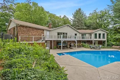 7710 Cascade Pines Drive SE, Grand Rapids, MI 49546 - Photo 9