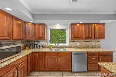 7710 Cascade Pines Drive SE, Grand Rapids, MI 49546 - Photo 15