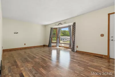 715 E Lincoln Street, Hastings, MI 49058 - Photo 3