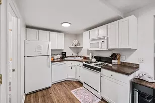 2628 Longstreet Ave SW, Wyoming, MI 49509 - Photo 7