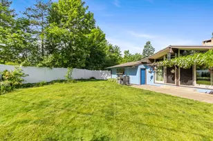 38 E Beltline Ave SE, Grand Rapids, MI 49506 - Photo 41