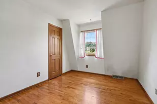 7711 Ravenswood Dr, Portage, MI 49024 - Photo 19