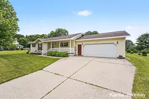 836 Morgan Dr, Belding, MI 48809 - Photo 3