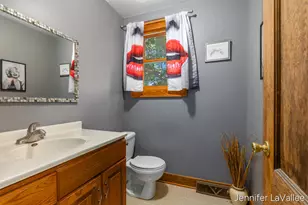 17 Burr Oak St NE, Grand Rapids, MI 49505 - Photo 11
