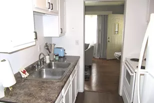 1021 Avondale Cir, Kalamazoo, MI 49048 - Photo 7