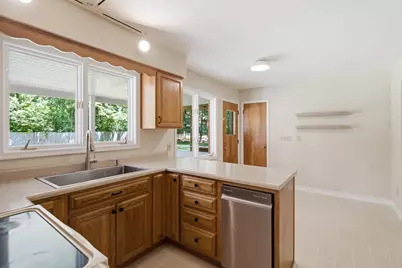 2121 Lakewood Drive, Kalamazoo, MI 49001 - Photo 13