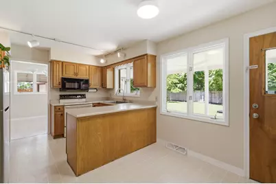 2121 Lakewood Drive, Kalamazoo, MI 49001 - Photo 11