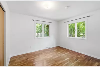 2121 Lakewood Drive, Kalamazoo, MI 49001 - Photo 17
