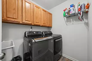2785 Maitland Dr, Ann Arbor, MI 48105 - Photo 17