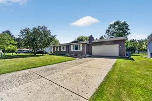 7108 Fairgrove Dr, Swartz Creek, MI 48473 - Photo 3