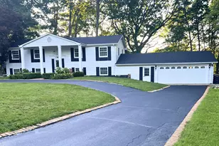2946 Windsor Dr, Saint Joseph, MI 49085 - Photo 3