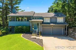 2135 Lakeridge Dr, Holland, MI 49424 - Photo 1