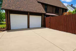 746 Oakridge Dr, Jackson, MI 49203 - Photo 7